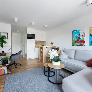 Wrzeciono 12 - Piekny Apartament Obok Szpitala Bielanskiego Oraz Awf, Bezplatna Strefa Parkowania - 400m Do Stacji Metra - Good Apartament
